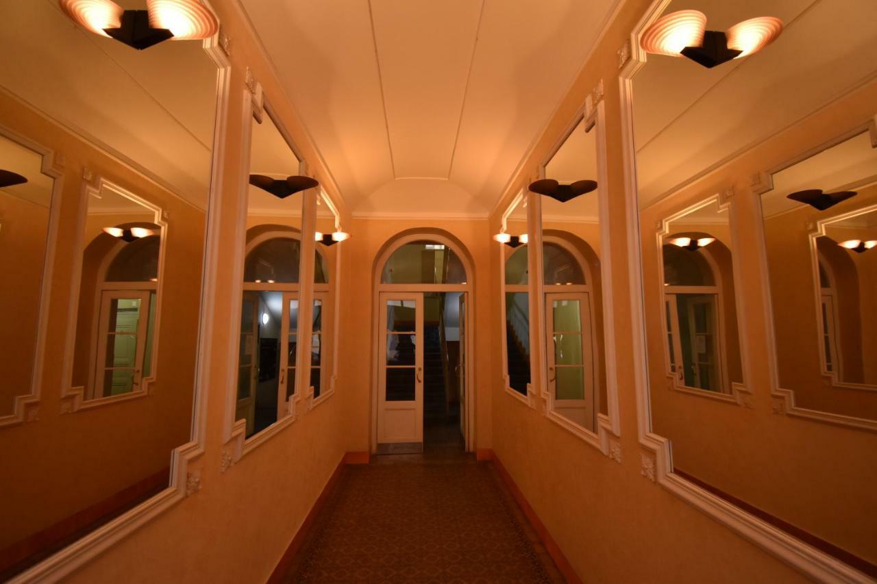 Cozy Flat By The Astronomical Clock Apartment Prague Luaran gambar