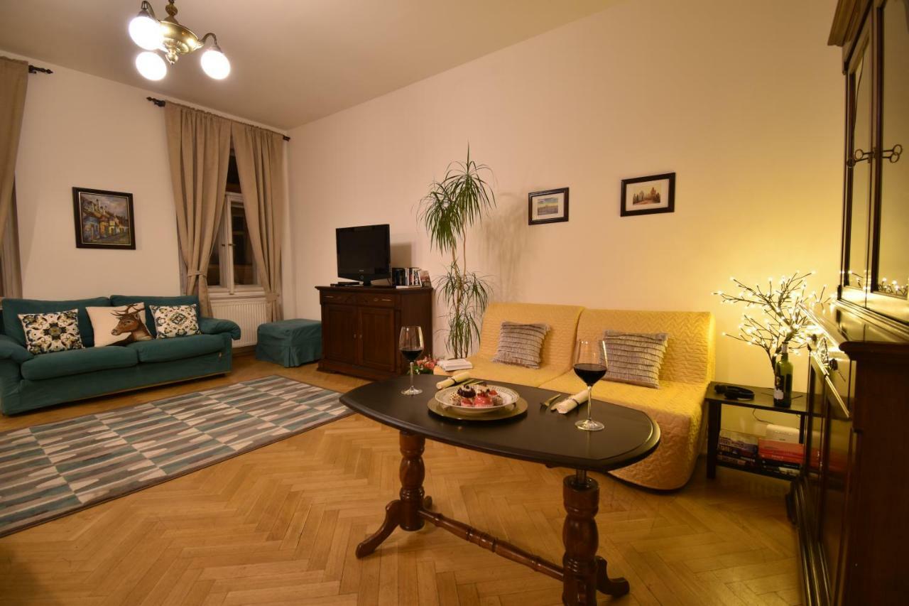 Cozy Flat By The Astronomical Clock Apartment Prague Luaran gambar