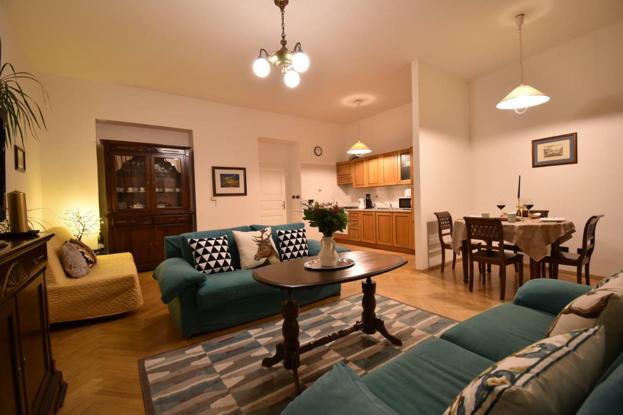 Cozy Flat By The Astronomical Clock Apartment Prague Luaran gambar