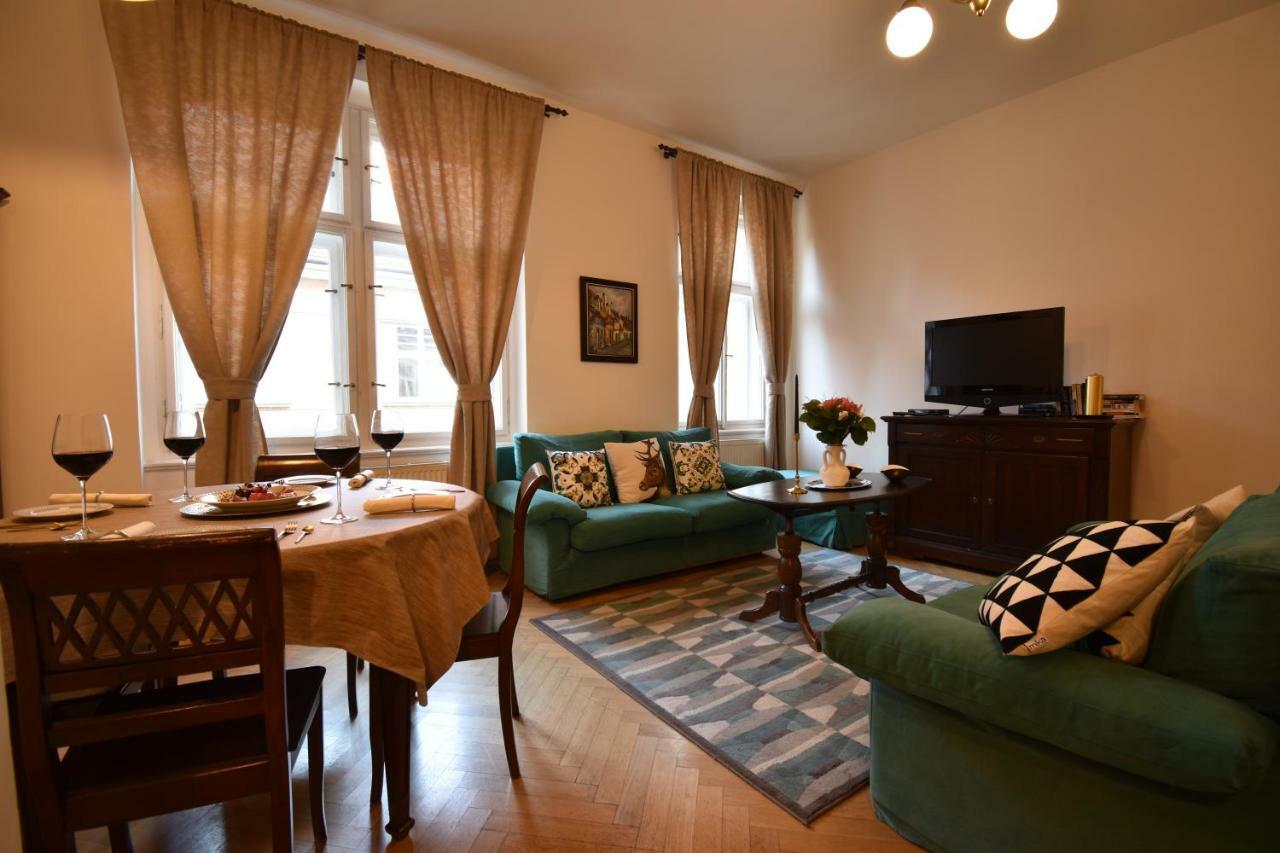 Cozy Flat By The Astronomical Clock Apartment Prague Luaran gambar