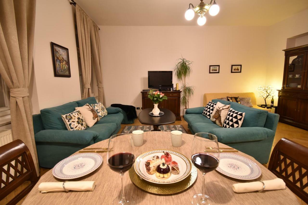 Cozy Flat By The Astronomical Clock Apartment Prague Luaran gambar