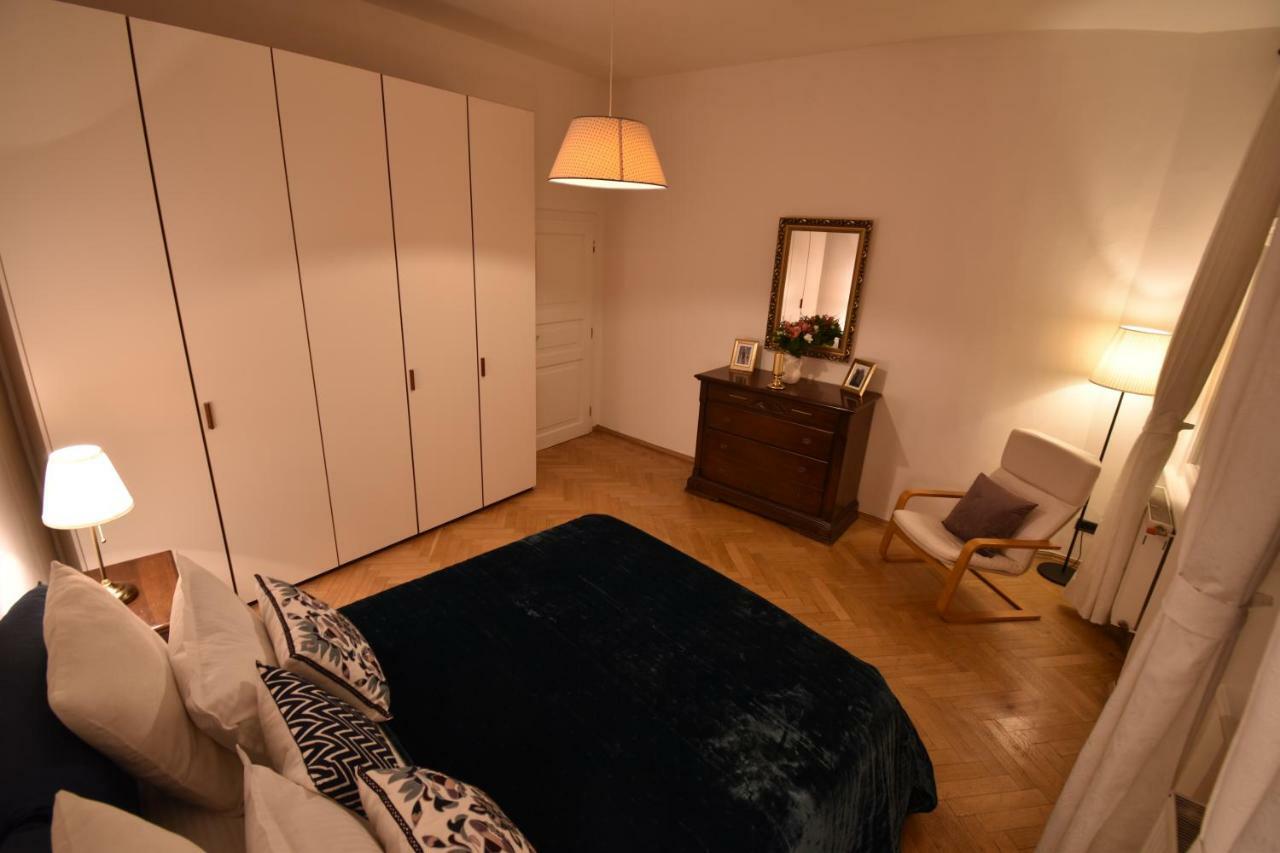 Cozy Flat By The Astronomical Clock Apartment Prague Luaran gambar