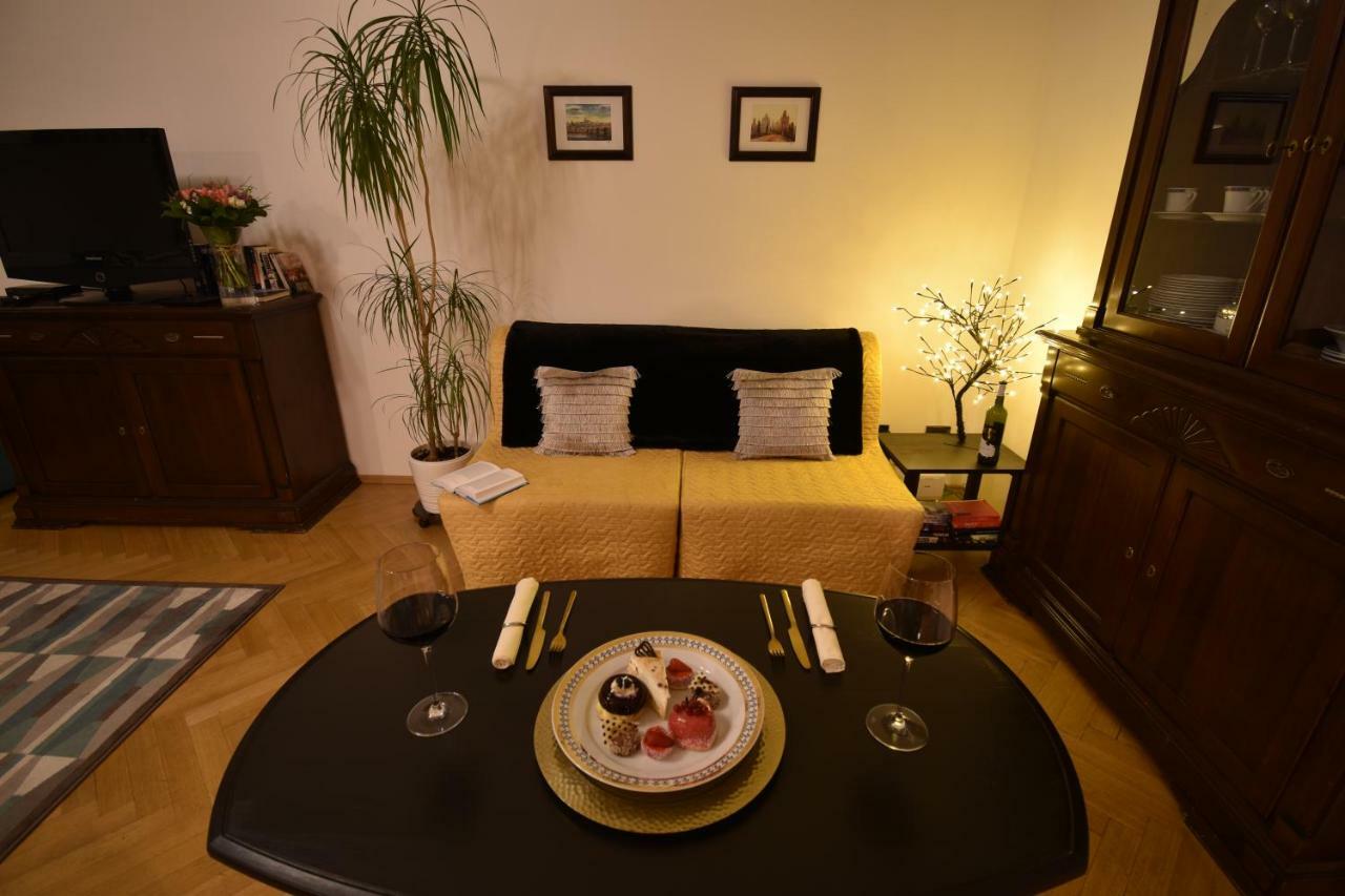 Cozy Flat By The Astronomical Clock Apartment Prague Luaran gambar