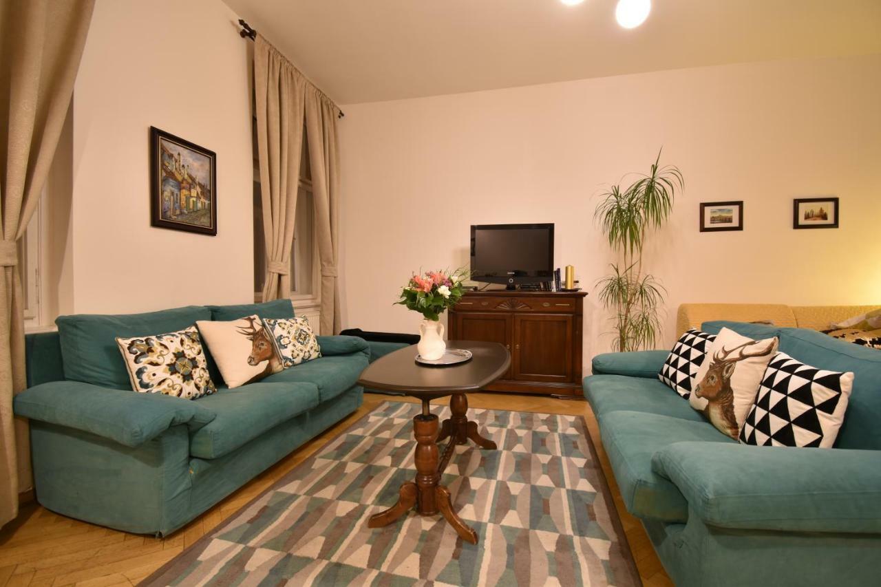 Cozy Flat By The Astronomical Clock Apartment Prague Luaran gambar