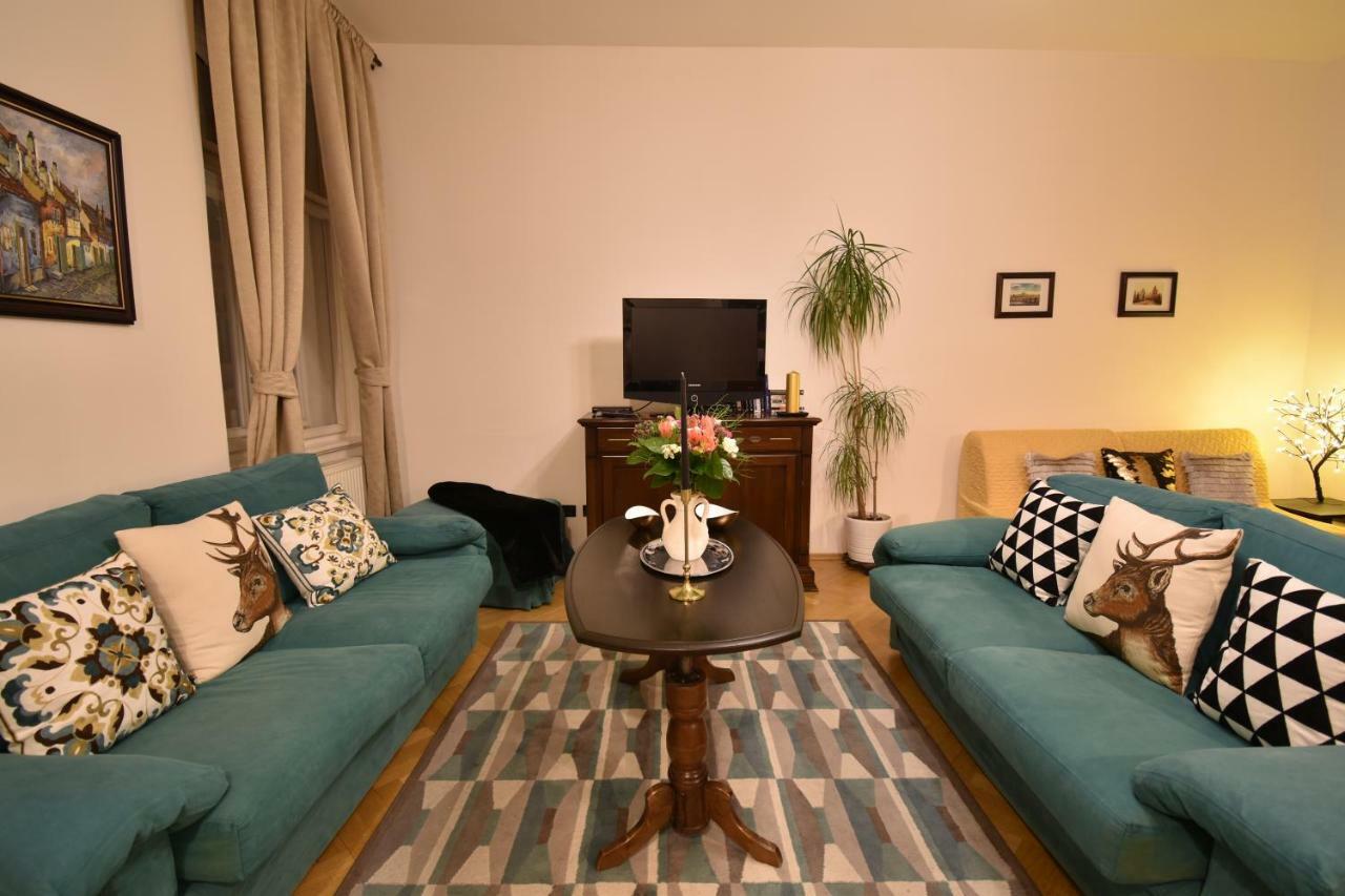 Cozy Flat By The Astronomical Clock Apartment Prague Luaran gambar